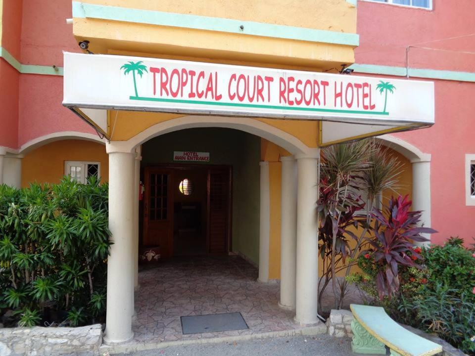 Tropical Court Hotel مونتيغو باي المظهر الخارجي الصورة